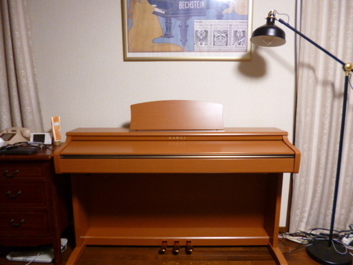 KAWAI　カワイ　電子ピアノCN23C　２０１０年製　椅子付き　中古