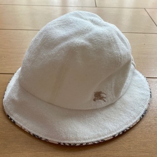 Burberry帽子(白) 44cm