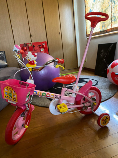 【大幅値下げ！美品！beams 別注ヘルメット付き！】ハローキティ 子ども用自転車