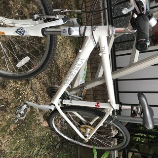 ルイガノ TR1クロスバイク。700C車 3×8速ギア車。 SBAAの基準を