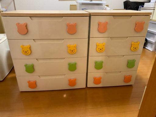 プーさんチェスト2つ