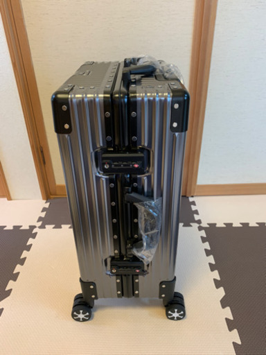 (新品)スーツケース　40L アルミ合金ボディ　フレームタイプ　TSAロック