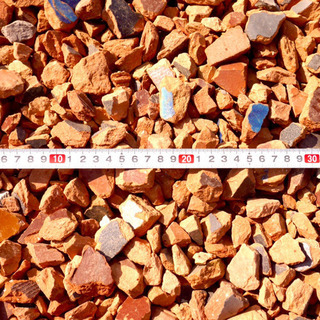 【本日夕方残り1枠あり】1500kg配送無料！雑草対策♪ ぬかるみ防止! 赤瓦チップ オレンジ ガーデニング 外構 防草砂利
