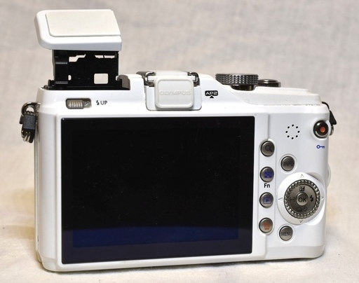オリンパスのミラーレスカメラ　PEN E−PL2 +レンズ３本セット
