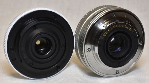 オリンパスのミラーレスカメラ　PEN E−PL2 +レンズ３本セット