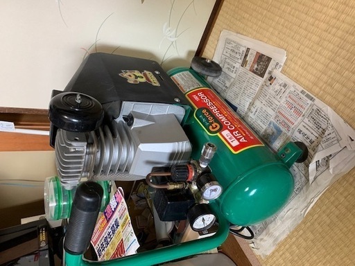 ⭐︎お取り引き中　　エアーコンプレッサー＜中古＞　【掲載7月15日迄】