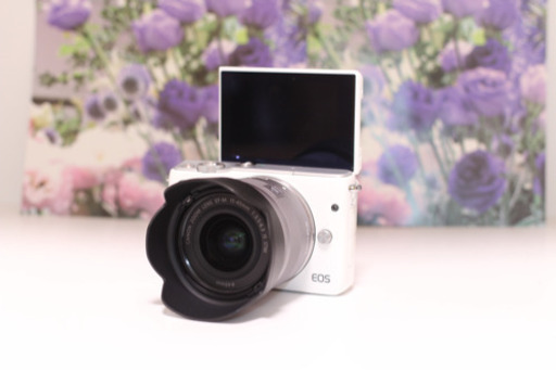 Wi-Fi内蔵！自撮り可能！ミラーレス一眼レフカメラ キャノン EOS M10