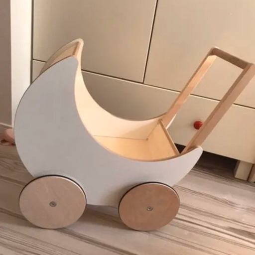 ラスト1点 北欧で大人気 月の手押し車 定価28 000円 あゆ 御器所のおもちゃ ままごと の中古あげます 譲ります ジモティーで不用品の処分