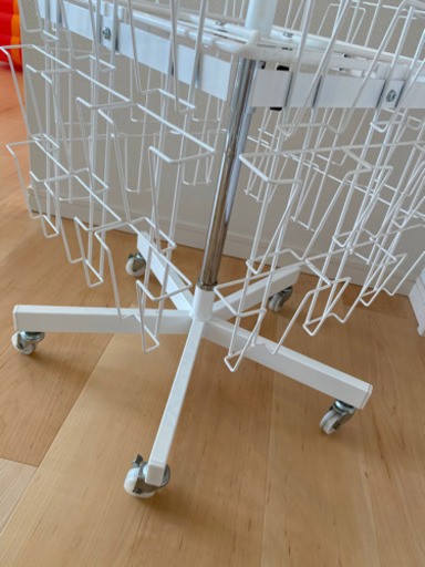 お引き渡し者様決定 回転式ポストカードラック ひなたぼっこ 鈴鹿のオフィス用家具 その他 の中古あげます 譲ります ジモティーで不用品の処分