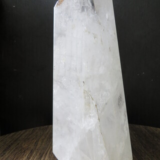 水晶   高さ32cm 重量7kg