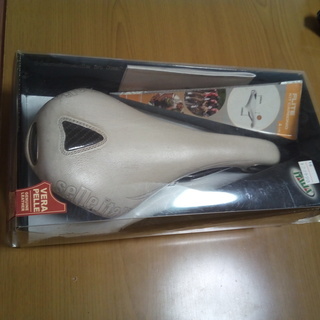 セライタリア　シート　140ｇ　箱入り　説明書　超軽量　FLITE KIT CARBONIO　カーボン