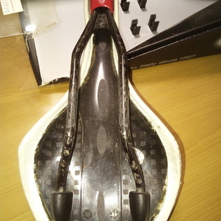 セライタリア　シート　140ｇ　箱入り　説明書　超軽量　FLITE KIT CARBONIO　カーボン