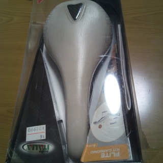 セライタリア　シート　140ｇ　箱入り　説明書　超軽量　FLITE KIT CARBONIO　カーボン