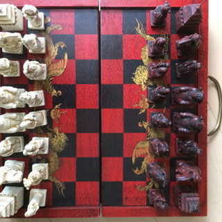 チェス 中国アンティーク調 （シックな木製ケースとテラコッタの駒）