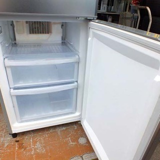 【苫小牧バナナ】2007年製 三菱/MITSUBISHI 256L冷蔵庫 右開き MR-H26M-T シルバー系 単身向け 清掃済み 苫小牧バナナ】2007年製 三菱/MITSUBISHI 256L冷蔵庫 右開き MR-H26M-T