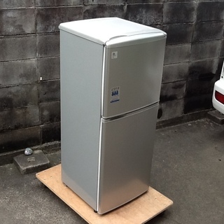SANYOの冷凍冷蔵庫 SR-141P 三洋電機 137L 20...