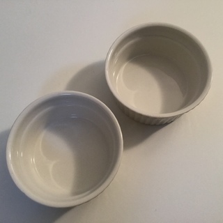 陶器ココット皿4つ