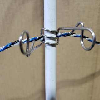 ★電気柵資材★FRPポール9mm,80cm,100本★フック,200個★周囲約400ｍ分★送料無料★未使用★獣害★猪対策★家庭菜園等へ ☆電気柵資材☆FRPポール9mm,80cm,100本☆フック,200個☆