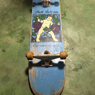 古いスケートボード。