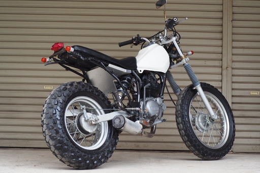 YAMAHA TW200 2JL 実働 スカチューン スーパートラップ フラット YAMAHA TW200 2JL 実働 スカチューン スーパートラップ フラット