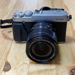 ミラーレス一眼カメラ  Fujifilm X-E2 レンズキット