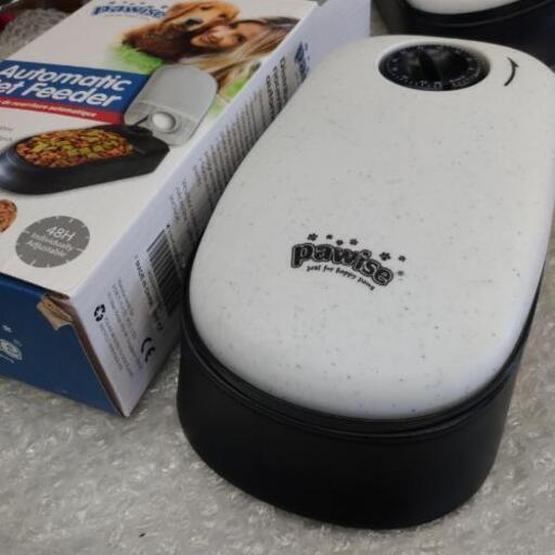 ペット自動餌やり器