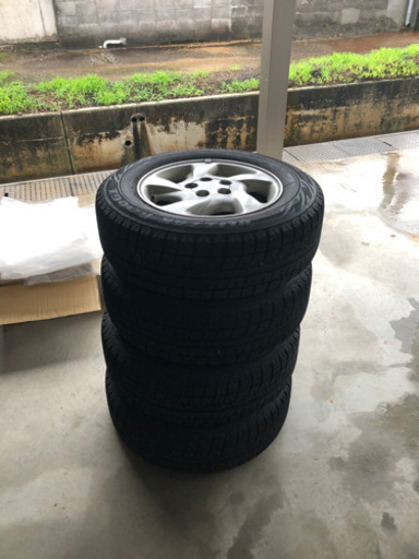 スタッドレスタイヤ 215／65R16