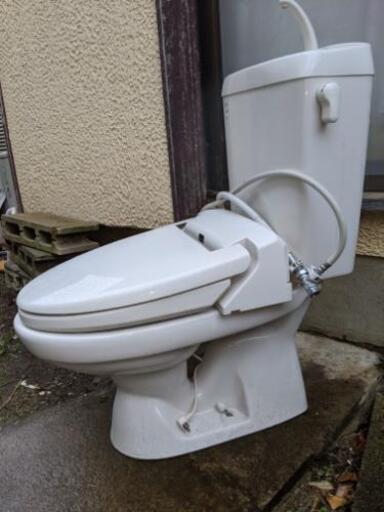 トイレ現状渡し。