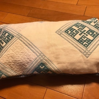 【ネット決済・配送可】こぎん刺しの枕形クッション