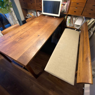 テーブル、ベンチ、椅子二台セット