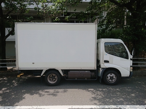 22公式店舗 2tトラックです この値段如何ですか 国内自動車本体