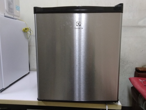中古 エレクトロラックス 45L 1ドア冷蔵庫（直冷式）Electrolux ERB0500SA-RJP  ※7月中に買い手が決まらなければ一旦取り下げます。