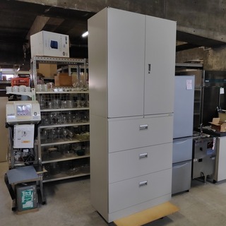 オカムラ 42 上両開き書庫下3ラテラル書庫『美品中古』複数入荷 