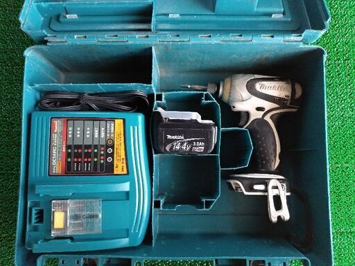 〔お譲り先決まりました。ありがとうございます。〕マキタ充電式インパクトドライバ14.4V3.0An