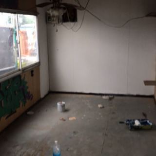 8畳スーパーハウス新しいペンキ中