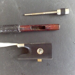 ☆仏製と思われる ヴァイオリン弓 PERNANBUCO刻印有り☆