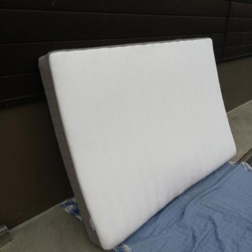 IKEAの、ダブルサイズマットレス、お売りします。
