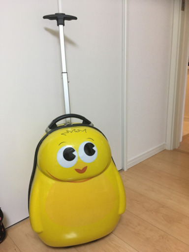 ひよこのスーツケースとリュックサック