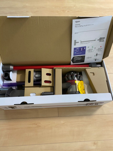 【新品未開封】ダイソン　Dyson V8 Slim Fluffy+ SV10KSLMCOM