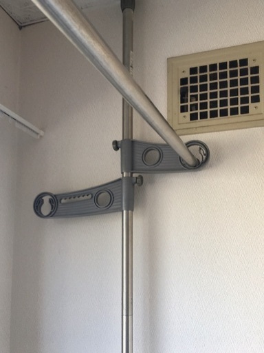 Sekisui製 物干し竿用突っ張り棒とアイリスオーヤマ製 物干し竿1本のセット 室内やベランダで物干し竿を掛けられる 天井と床用の突っ張り ちゃちゃ バスセンター前の洗濯用品 物干し竿 ロープ の中古あげます 譲ります ジモティーで不用品の処分 Sekisui製 物干し竿用突っ張り棒とアイリスオーヤマ製 物干し竿1本のセット 室内やベランダで物干し竿を掛けられる 天井と床用の突っ張り ちゃちゃ バスセンター前の洗濯用品 物干し竿 ロープ の中古あげます 譲ります ジモティーで不用品の処分
