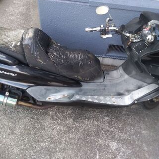 決まりました。ヤマハ マジェスティC 250cc 黒 実動好調。荷物積載量と安全性を確保しています。