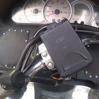 決まりました。ヤマハ マジェスティC 250cc 黒 実動好調。荷物積載量と安全性を確保しています。