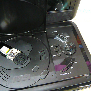 札幌 ポータブルDVDプレーヤー 9インチ GRAMOLUX グラモックス DVD-R CD CD-R USBメモリ SDカード 本郷通店 - 家電