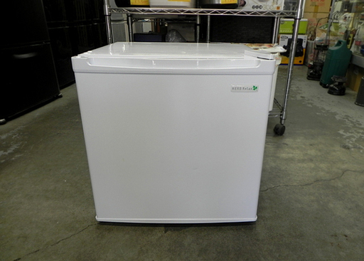 1ドア冷蔵庫 45L 2018年製 ハーブリラックスホワイト ヤマダ電機 YRZ-C05B1 ☆ PayPay(ペイペイ)決済可能 ☆ 札幌市 白石区 東札幌