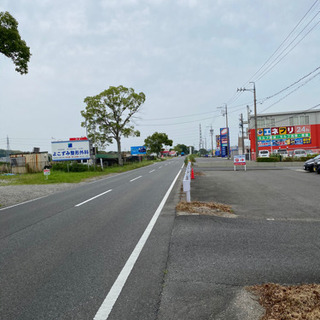 貸し地。湯の山街道沿い！コンビニ隣接。