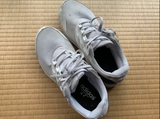 アディダススニーカー26 5 白通学中学生 大吉 福岡の靴 スニーカー の中古あげます 譲ります ジモティーで不用品の処分