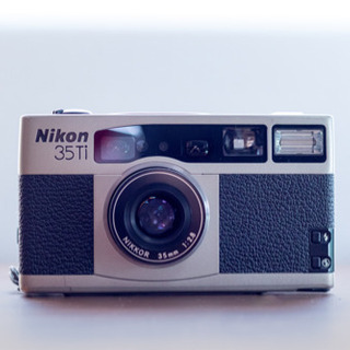 ニコン35Ti 高級コンパクトカメラ