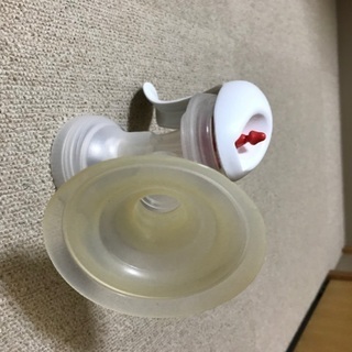 ピジョン手動搾乳機と対応の哺乳瓶２つセット
