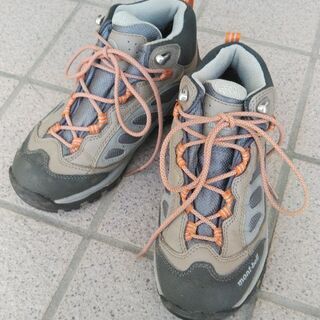 mont-bell　子供用登山靴