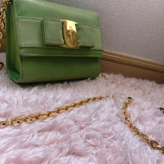 Salvatore Ferragamoチェーンバック